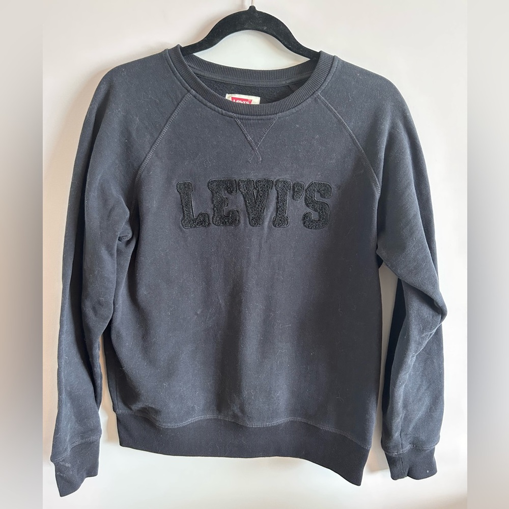 Levi’s black crewneck sweatshirt, Youth XL